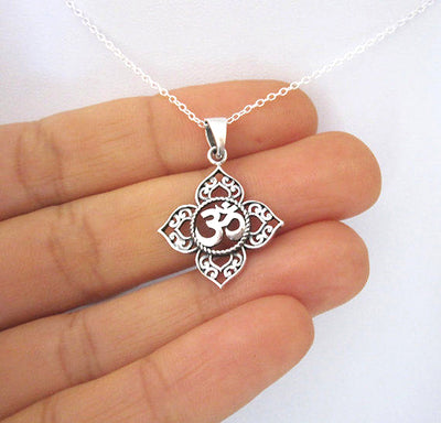 Pendentif Om