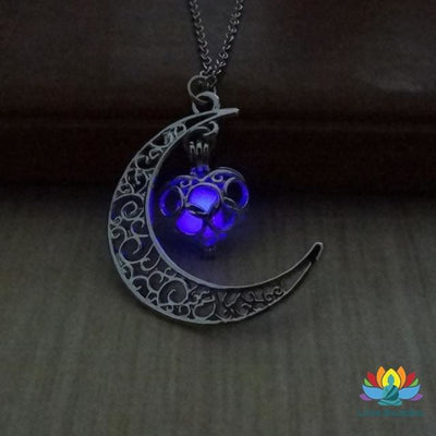 Pendentif Clair de Lune brillant dans la nuit